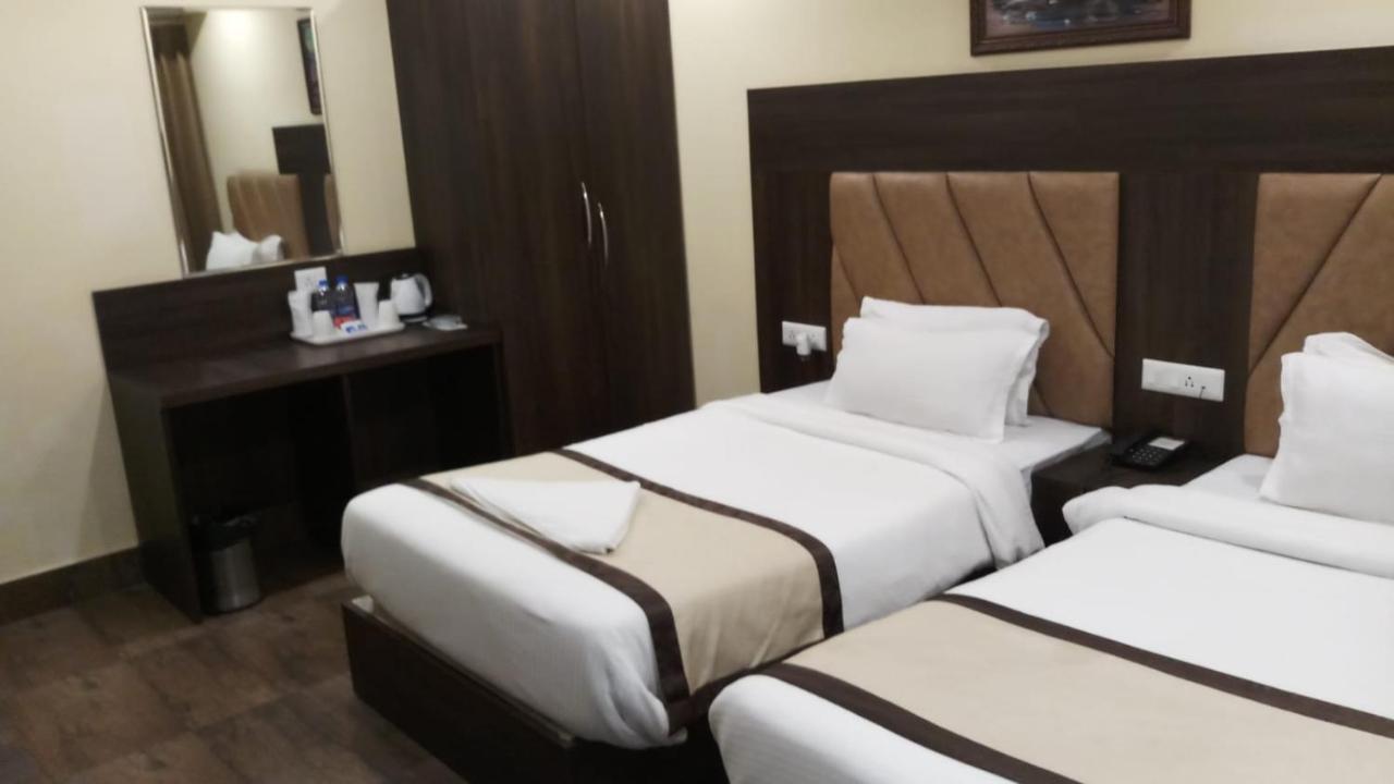 Hotel Royal City Siliguri Ngoại thất bức ảnh